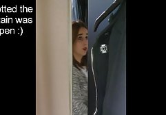 سبزه لاغر ناز استمناء گربه با وسیله ارتعاش بر روی میز کلیپسکسی ایرانی است