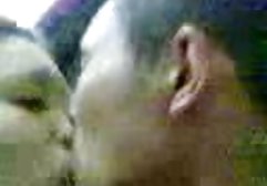 سبزه داغ بر روی ریخته گری ظاهر شد تا سعی کند اولین سکس دختر ایرانی کار خود را در کسب و کار مدل سازی انجام دهد.
